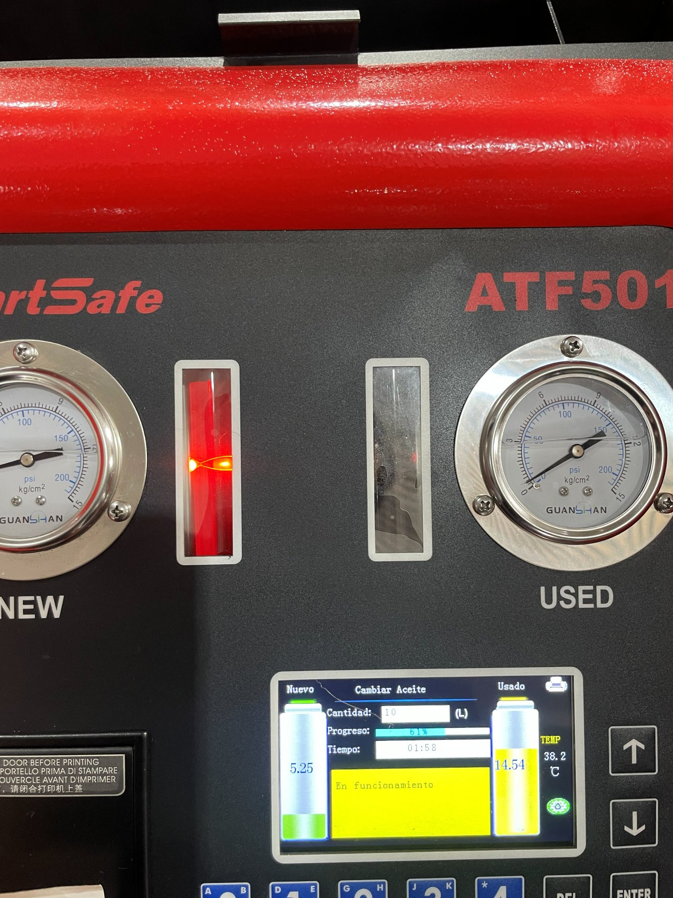 Máquina de cambio de aceite ATF para transmisiones automáticas en Nodo Garage